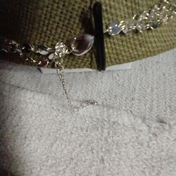 Silvertone reflective shiny 3 row chain necklace - Picture 2 of 3